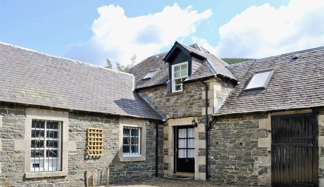 Manyleith Rig Cottage - a cottage that sleeps 4 guests in 2 bedrooms