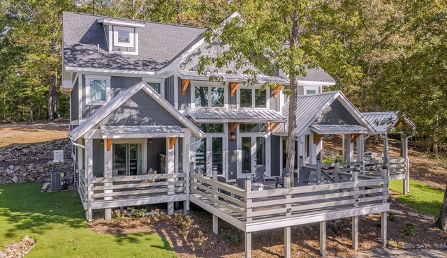 Maple Branch: 5 BR, 4 BA House in Arley, Sleeps 14