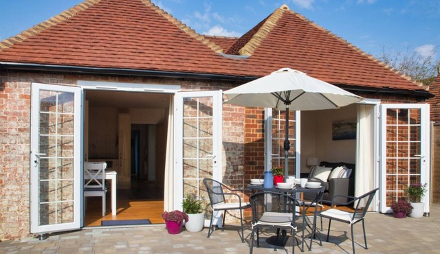 Maple Cottage - Two Bedroom House, Sleeps 4