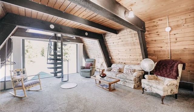 Maple Falls Apartment #5 - A/C - Wi-Fi - Pets Ok