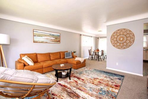 Maple Heights 3BR Cozy and Spacious