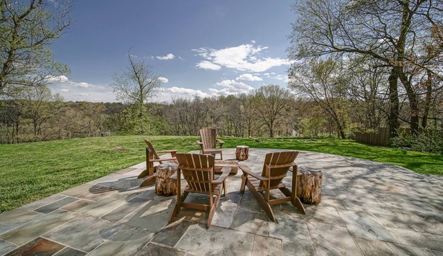 Maple Hill Farm within minutes of Vineyards, Wedding Venues and Horse Stables