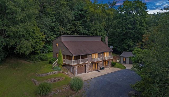 Maple Hill Lodge | Hot Tub + Views from Deck