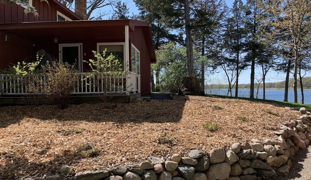 Maple Hill Lodge on Clearwater Lake. Pool, Beach and Boat Slip! (Annandale)