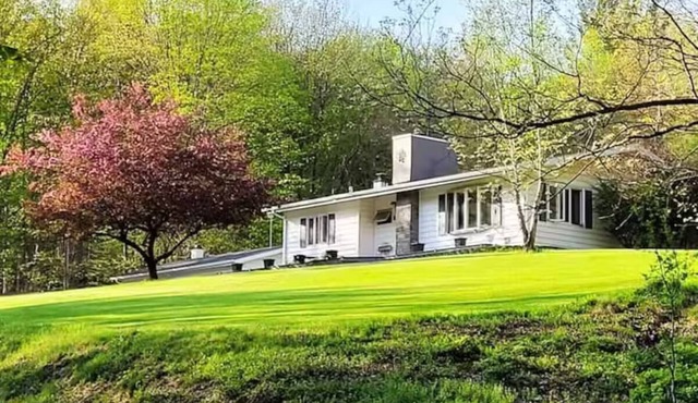 Maple House FLX Family & Pet-Friendly Nature Retreat Near Watkins Glen