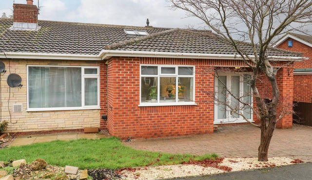 MAPLE HOUSE, romantic, character holiday cottage in Church Fenton