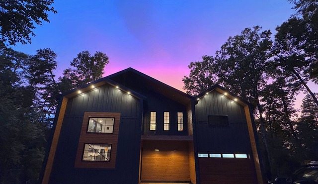 Maple House - Your Dream House on Badin Lake