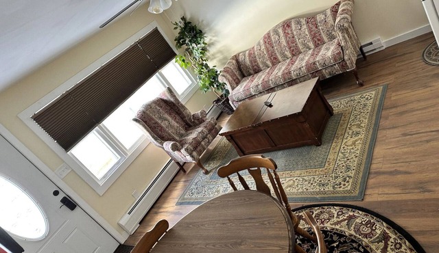 Maple Leaf Lodge- Suite MS 1