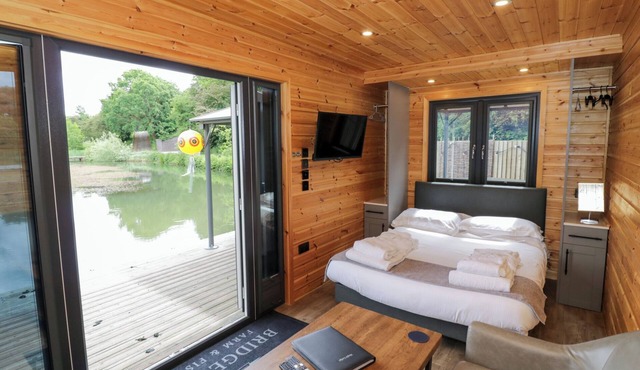 Maple Lodge at Bridge Lake Farm & Fishery