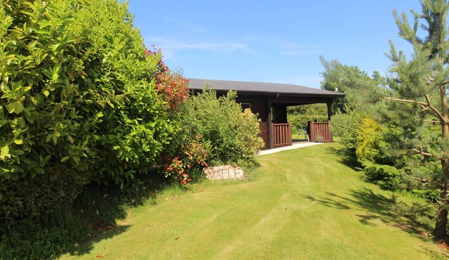 MAPLE LODGE, family friendly, character holiday cottage in Lanivet