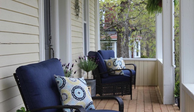 Maplehurst Manor B&B