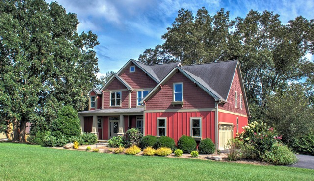 Maplewood Escape | Luxurious Asheville Lodge with Hot Tub, Game Room, & More!