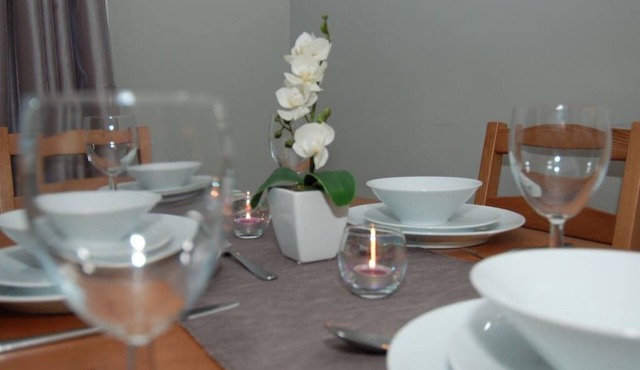 Mar Apartment Stirling. Close to Stirling Castle and town centre.