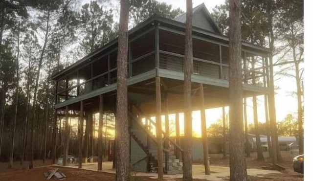 Mar I-Wilya Treehouse, 18ft off of the ground sits on 54 acres.
