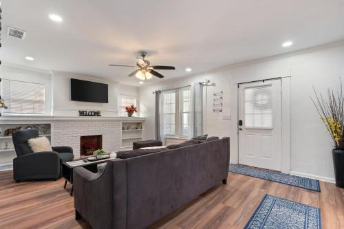 Mara Retreat with Fire Pit-Grill-Patio-Games-Jacuzzi