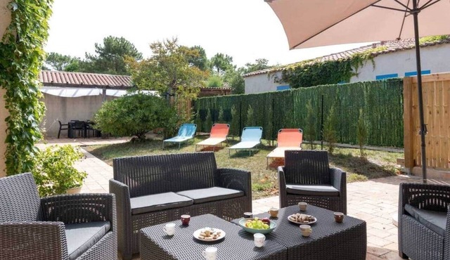 Marais Aixois-Villa-Villa-Ensuite Bathroom-View of the