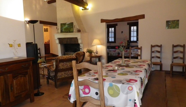 Marais poitevin, large gite 11 pers, sem .,week-end. SEA, Puy du Fou 1h away