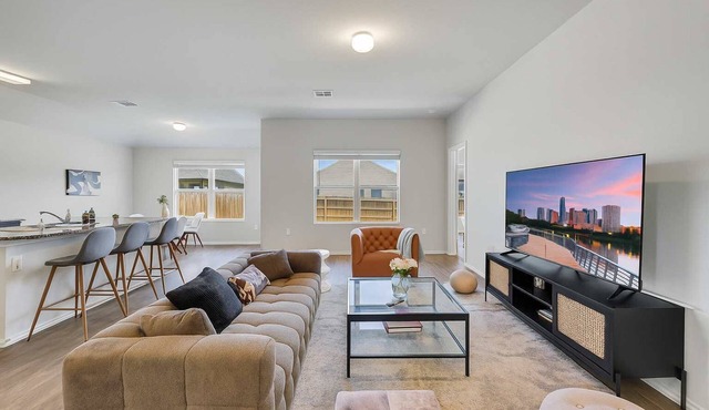 Marbella Lane - 3BR Pristine Home in Austin TX