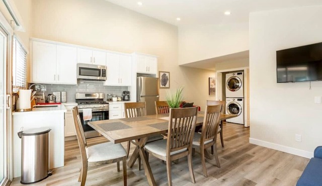 Marbella Lane - 6BR Duplex DTWN SJ Laundry P