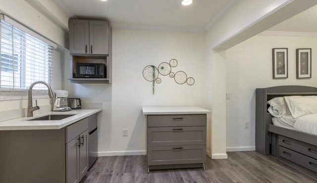 @ Marbella Lane - Adorable and Quiet Studio