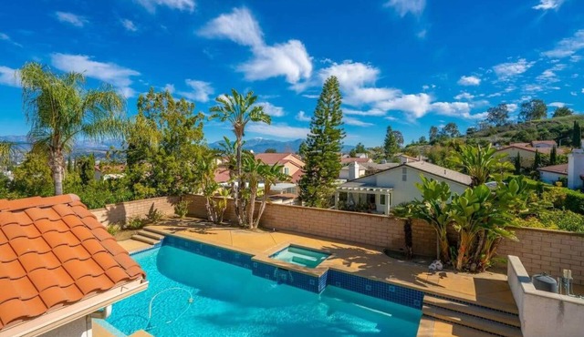 Marbella Lane - Captivating Home w Pool