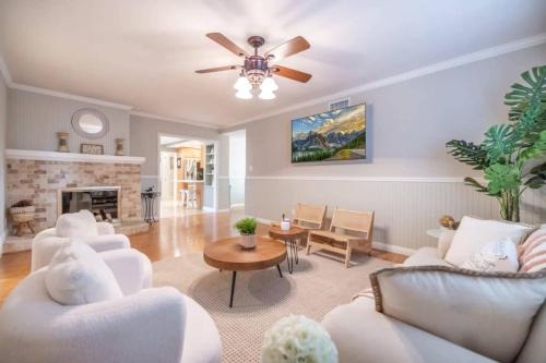 #Marbella Lane - Charming 4BR Bungalow for Relaxing Retreat