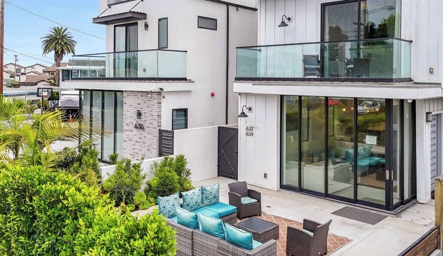 @ Marbella Lane - Luxe 4BR Haven w/Skyscape Views