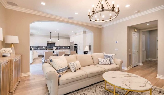 @ Marbella Lane - Modern and Sophisticated Home