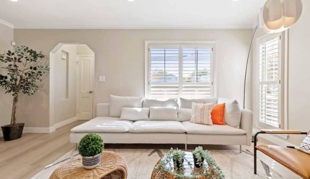 Marbella Lane - Modern Refreshing Home