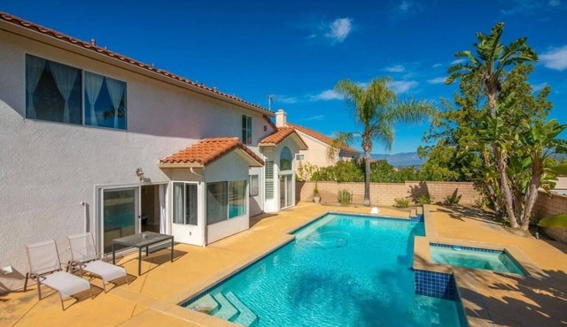 Marbella Lane - Revitalizing Getaway w Pool