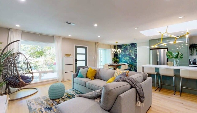 Marbella Lane - SJ Designer Home 3BR Ldry P