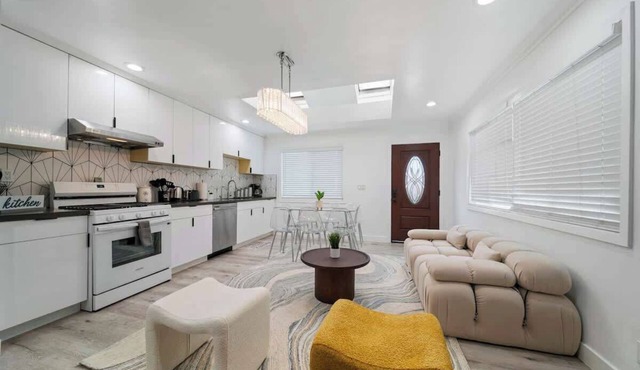 Marbella Lane - Your Cozy Haven 2BR Retreat