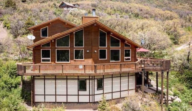 Marble Getaway 3bds w/Pano Mt Views/wood fire place
