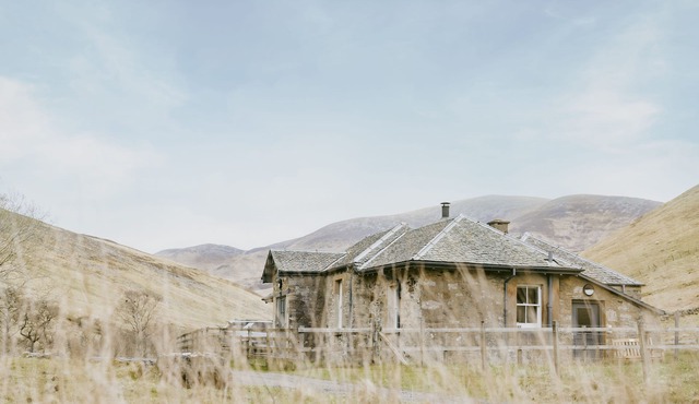 Marble Lodge - two bedroom cottage on the banks of the River Tilt