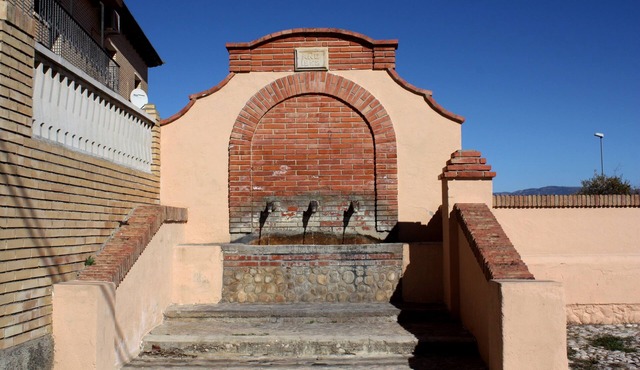 March house for 2 people