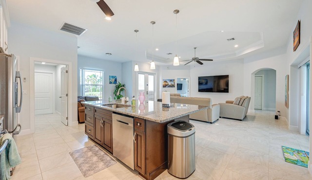 Marco Island Home w/Hot Tub, Lanai & Yard