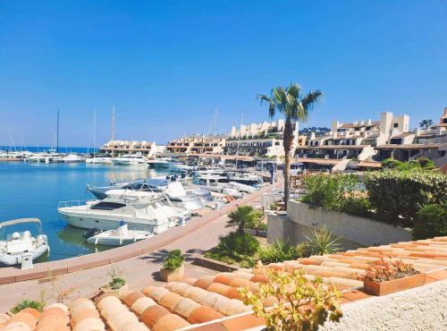 Marcogblan - Superbe T4 refait à neuf avec vue port