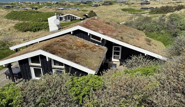 "Marcus" - 500m from the sea by Interhome