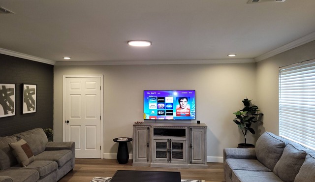 Mardi Gras Visitors Are Welcome! 3 Bedrms/4 Beds. 1.5 Ba. Spacious