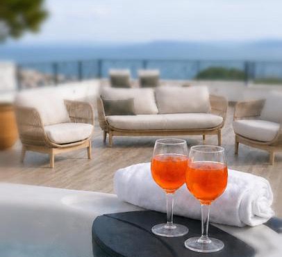 Mare Vista Rooftop Penthouse Sea View & Private Jacuzzi