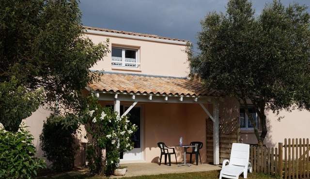 Marennes-beach House 2 ch. garden 150m from baig pool