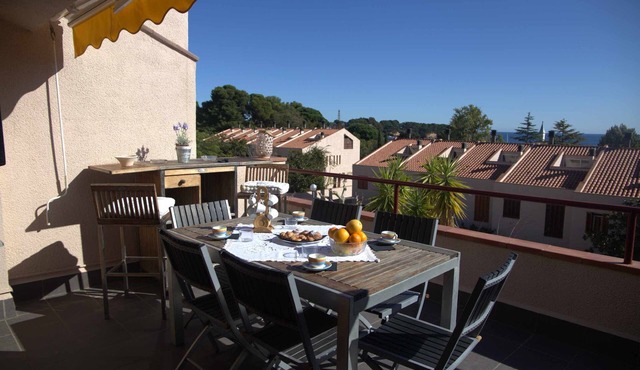 Margaret's Family House with pool and parquing