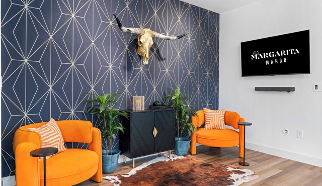 Margarita Manor~Hot Tub~Heated Pool~Game Room~Putting Green