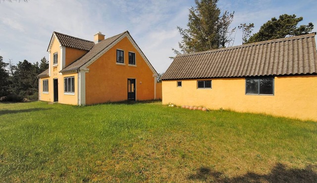 "Margrethe" - 1.1km from the sea by Interhome