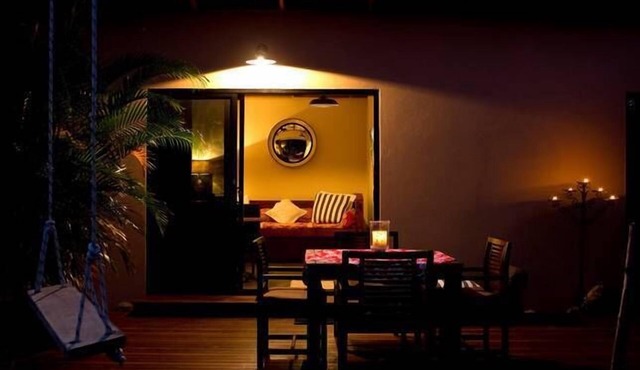 Marguerites On Magnetic Pool Cabana