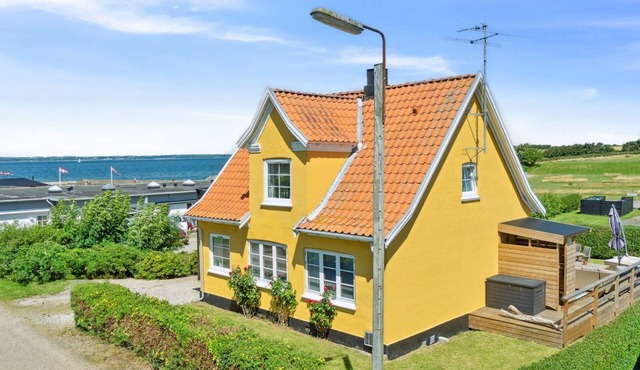 "Mari" - 150m from the sea by Interhome