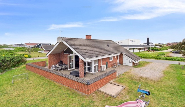 "Mari" - 400m from the sea by Interhome