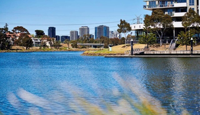 Maribyrnong Marvel: Charm with Cityscape Bliss!
