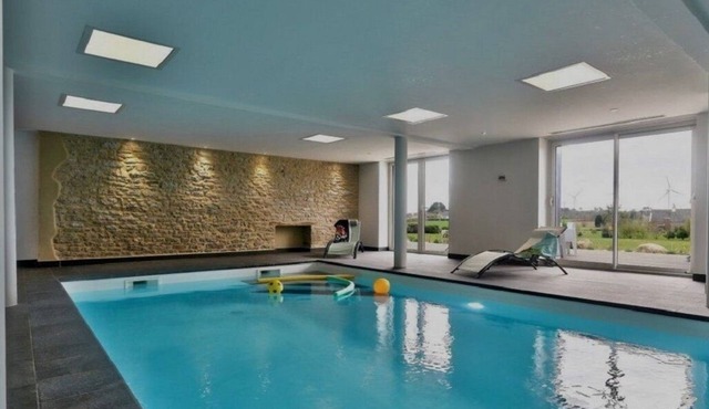 Marie Ty-touz , Gîte Avec Piscine Intérieure Chauffée et Privative