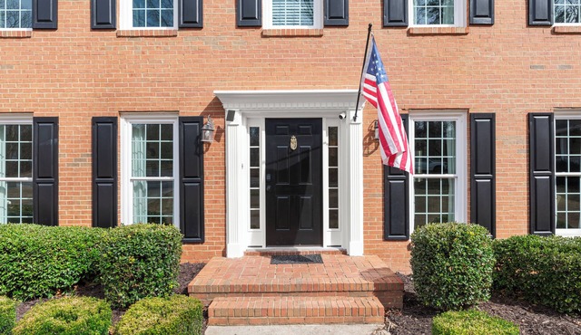 Marietta's Magnificent Manor - Centrally Located to Everything Atlanta & Beyond